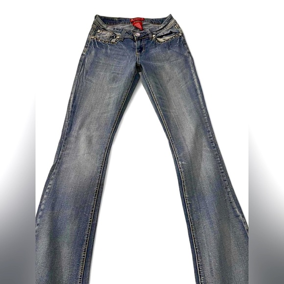 RED RIVET - Picture 2 of 6